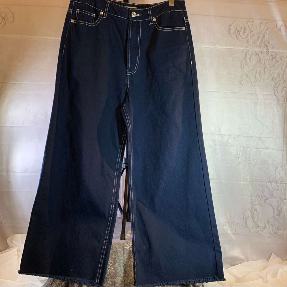 *** 3 for $25*** Forever 21 Cutoff Jeans